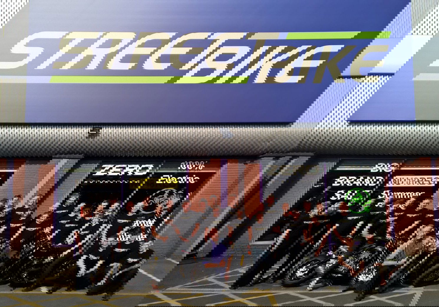 Streetbike Triumph dealer